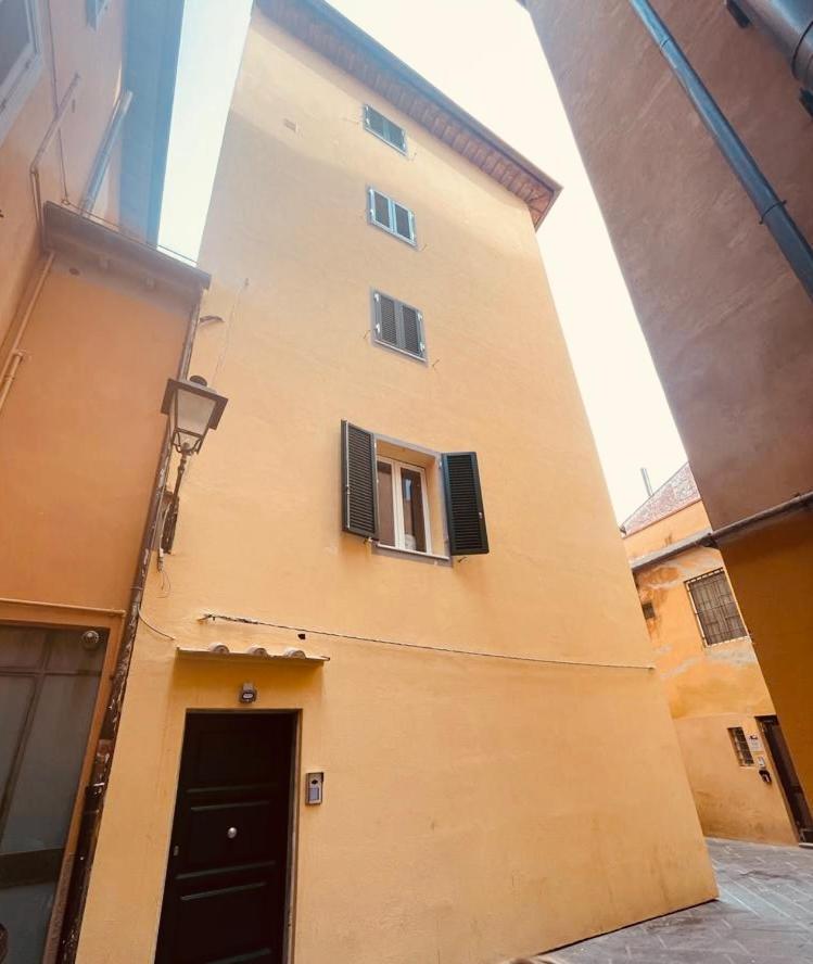 San Ranieri Tiny Tower Apartment Pisa Bagian luar foto